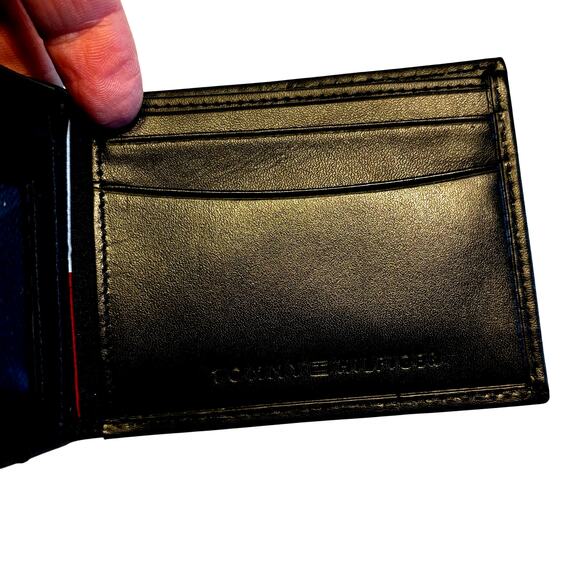 NWT Tommy Hilfiger men’s black leather wallet slim billfold classic giftable - Picture 4 of 6